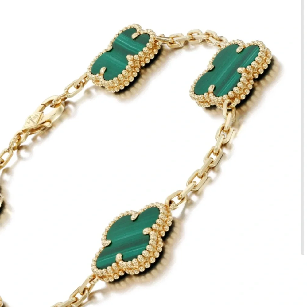 Green Clover Bracelet - Picture 2 of 5